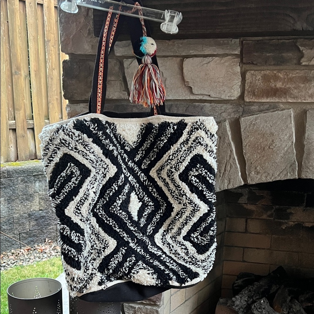 Panache Black and Cream with Grey Textured Geometric Tote Bag - Picture 4 of 9